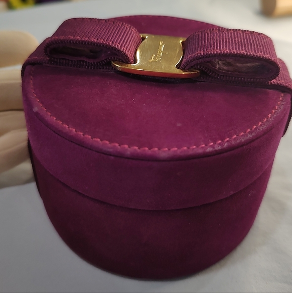 Salvatore Ferragamo Burgundy Jewelry Box Gold hardware with classic bow - Picture 9 of 11